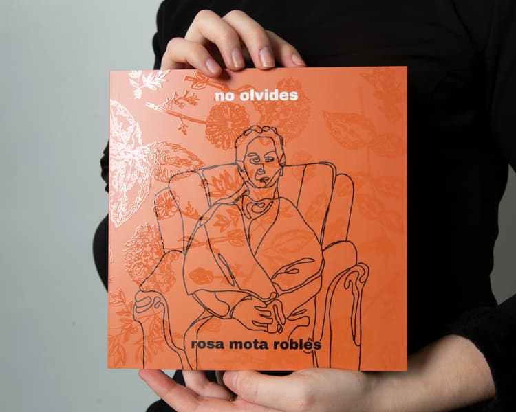 Book cover for No olvides, a project about memory and grandmothers’ stories